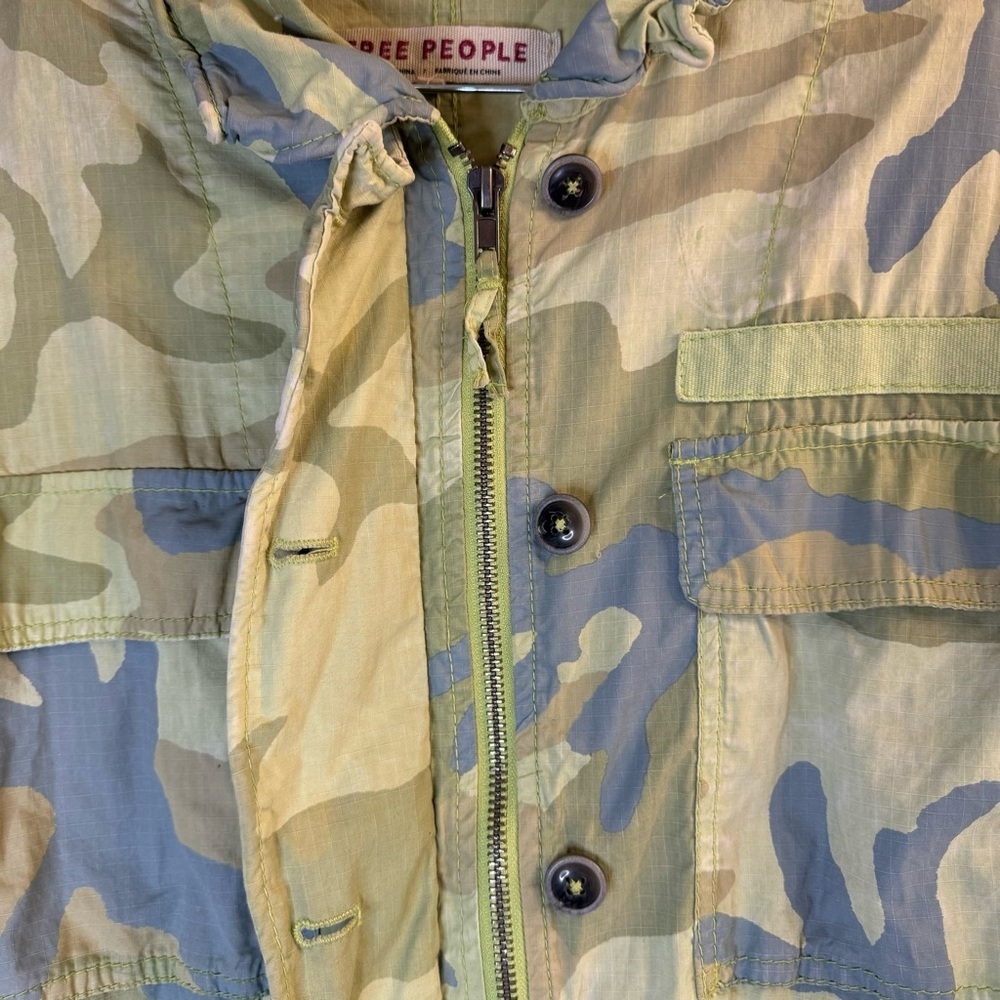 Free People Camo Green and Blue Field Military Jacket Light Size Medium - Picture 8 of 9